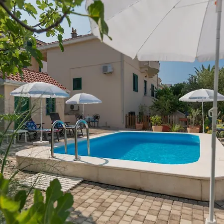 Villa Beatiful Antonela With Pool In Makarska