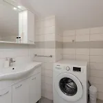 Beatiful Antonela With Pool In