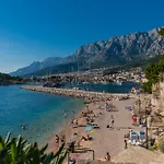 Beatiful Antonela With Pool In Willa *