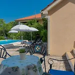 Beatiful Antonela With Pool In *