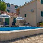 Beatiful Antonela With Pool In *