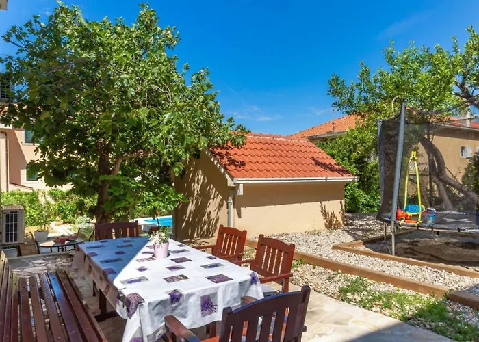 Beatiful Antonela With Pool In Villa