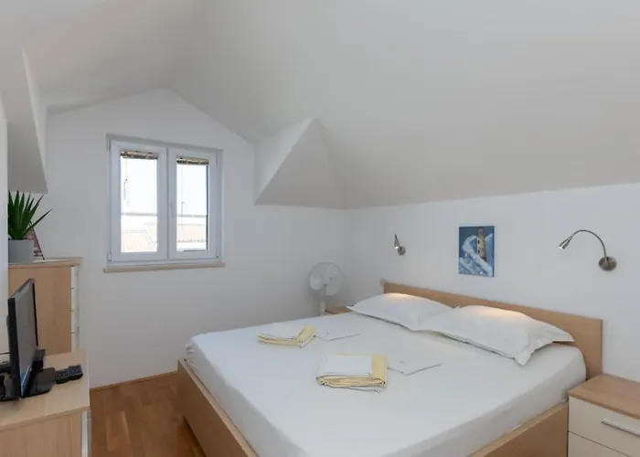 Beatiful Antonela With Pool In Villa