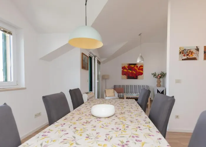 Beatiful Antonela With Pool In Βίλα *