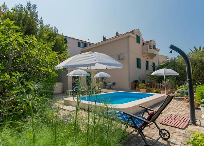 Beatiful Antonela With Pool In Βίλα Μακάρσκα